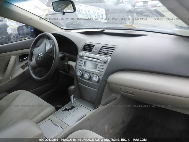 4T1BF3EK1BU659179 - 2011 TOYOTA CAMRY SE/LE/XLE BLUE photo 5