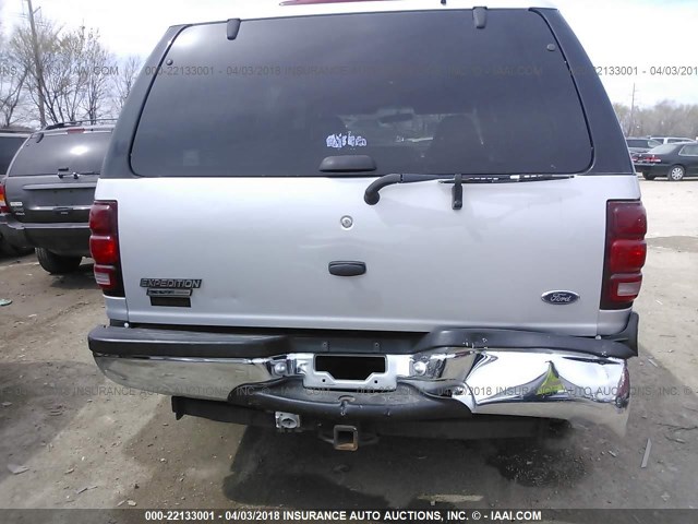 1FMRU15W51LB50972 - 2001 FORD EXPEDITION XLT SILVER photo 6