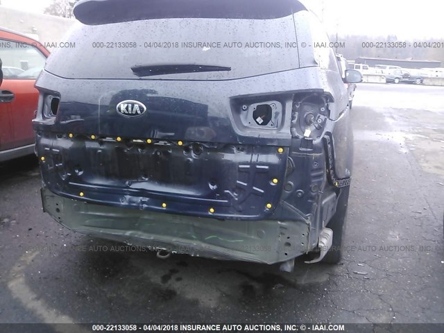 KNDMB5C15H6224595 - 2017 KIA SEDONA LX BLUE photo 6