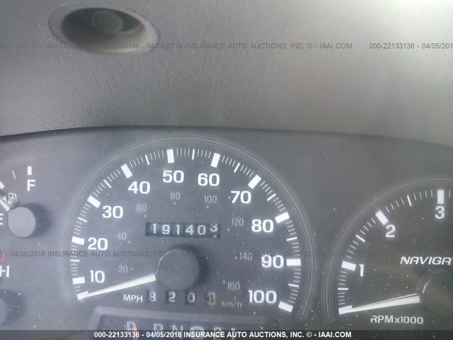 5LMPU28L8WLJ43520 - 1998 LINCOLN NAVIGATOR შავი ფოტო 7