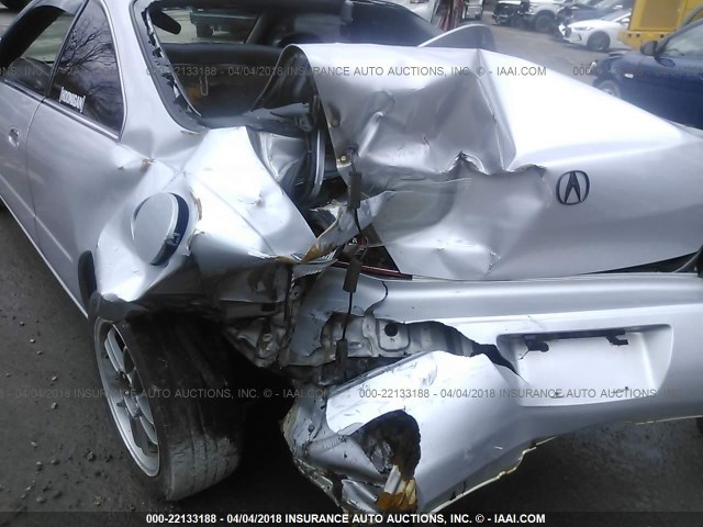 19UYA42402A003440 - 2002 ACURA 3.2CL SILVER photo 6