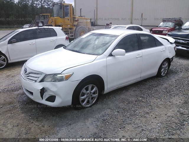 4T4BF3EK2BR162020 - 2011 TOYOTA CAMRY SE/LE/XLE WHITE photo 2