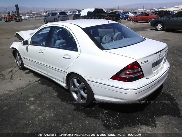 WDBRF40J65F633529 - 2005 MERCEDES-BENZ C 230K SPORT SEDAN WHITE photo 3