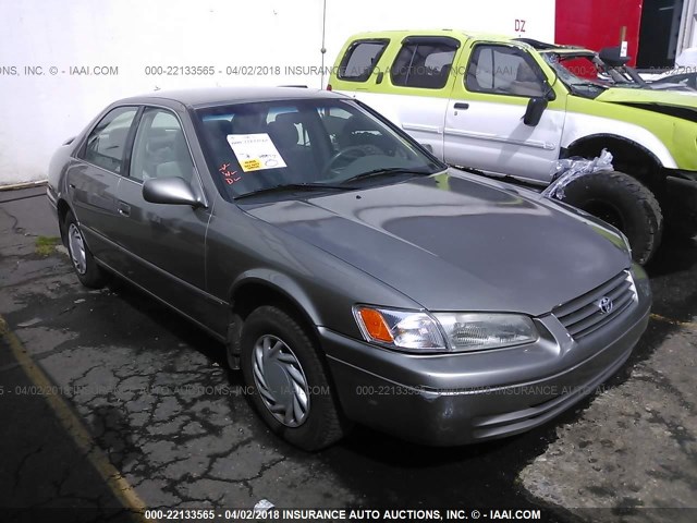 JT2BG22KXX0377470 - 1999 TOYOTA CAMRY LE/XLE GRAY photo 1