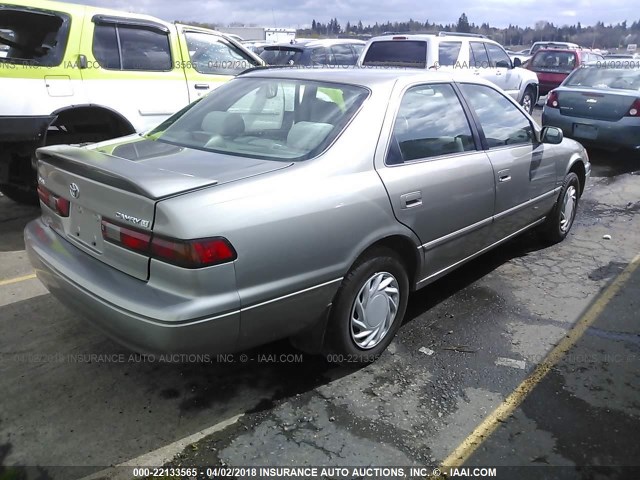 JT2BG22KXX0377470 - 1999 TOYOTA CAMRY LE/XLE GRAY photo 4