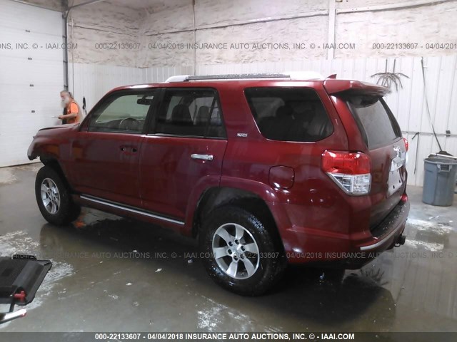 JTEBU5JR2C5087085 - 2012 TOYOTA 4RUNNER SR5/LIMITED/TRAIL BURGUNDY photo 3