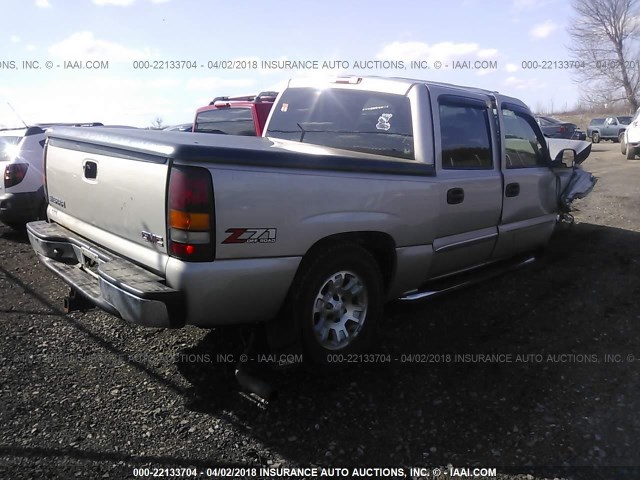 2GTEK13T351126585 - 2005 GMC NEW SIERRA K1500 SILVER photo 4