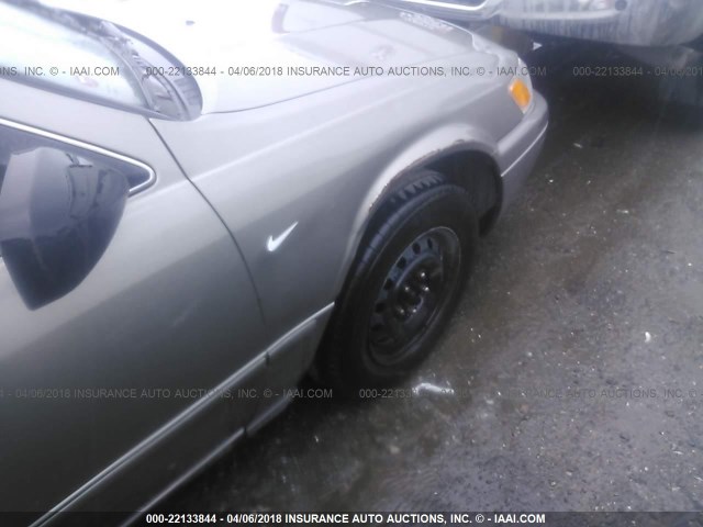 4T1BG22K0XU538033 - 1999 TOYOTA CAMRY CE/LE/XLE 灰色 照片 6