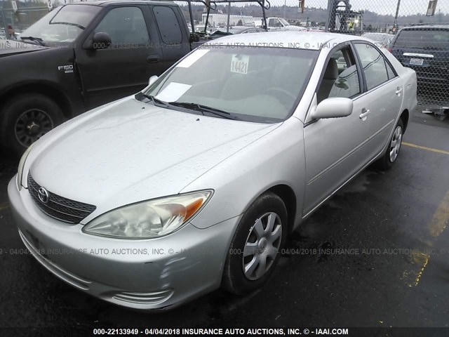 4T1BE32K14U911085 - 2004 TOYOTA CAMRY LE/XLE/SE SILVER photo 2