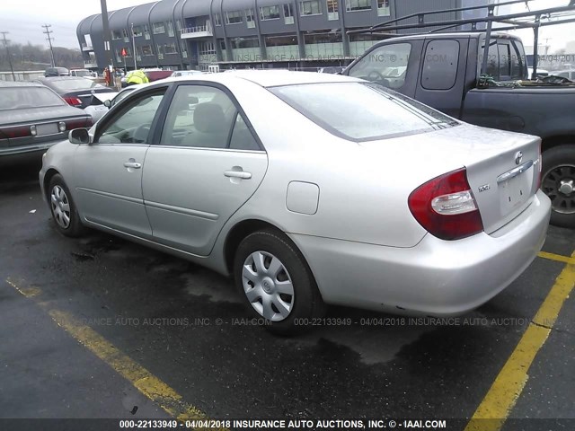 4T1BE32K14U911085 - 2004 TOYOTA CAMRY LE/XLE/SE SILVER photo 3