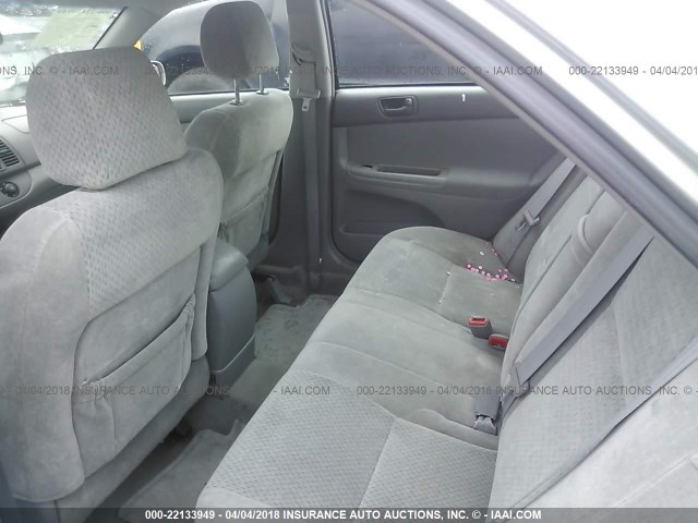 4T1BE32K14U911085 - 2004 TOYOTA CAMRY LE/XLE/SE ვერცხლისფერი ფოტო 8