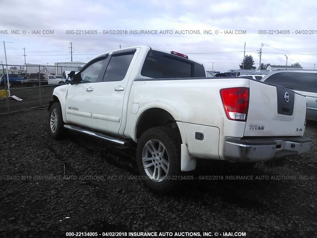 1N6AA0EC7BN306328 - 2011 NISSAN TITAN S/SV/SL/PRO-4X WHITE photo 3