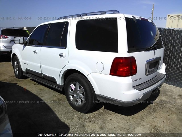5LMFU27R03LJ01873 - 2003 LINCOLN NAVIGATOR WHITE photo 3
