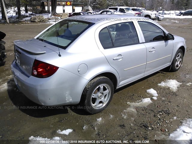 1G1AK52F457583175 - 2005 CHEVROLET COBALT SILVER photo 4