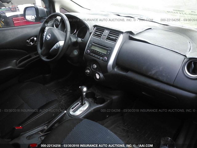 3N1CE2CP4EL408372 - 2014 NISSAN VERSA NOTE S/S PLUS/SV/SL SILVER photo 5