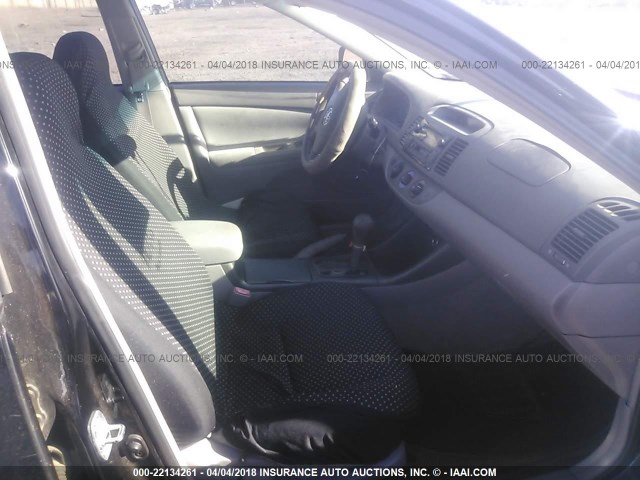 4T1BE32K03U234397 - 2003 TOYOTA CAMRY LE/XLE/SE BLACK photo 5