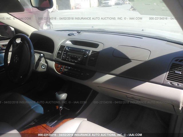 4T1BF30K53U560826 - 2003 TOYOTA CAMRY LE/XLE/SE GOLD photo 5