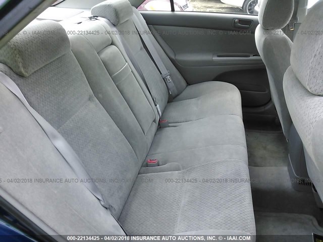 JTDBE32K720066977 - 2002 TOYOTA CAMRY LE/XLE/SE BLUE photo 8