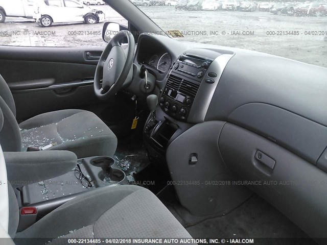 5TDZK23C87S090055 - 2007 TOYOTA SIENNA CE/LE SILVER photo 5