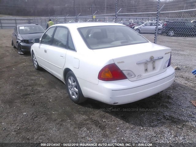 4T1BF28B9YU003116 - 2000 TOYOTA AVALON XL/XLS WHITE photo 3