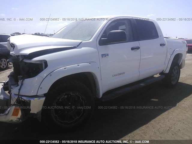 5TFEY5F11EX171107 - 2014 TOYOTA TUNDRA CREWMAX SR5 WHITE photo 2