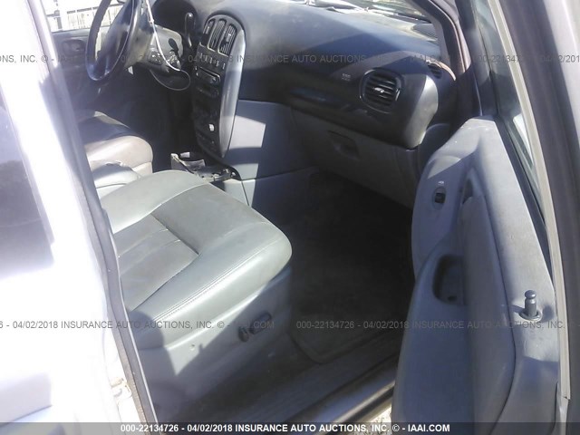 2C4GP54L85R470818 - 2005 CHRYSLER TOWN & COUNTRY TOURING SILVER photo 5