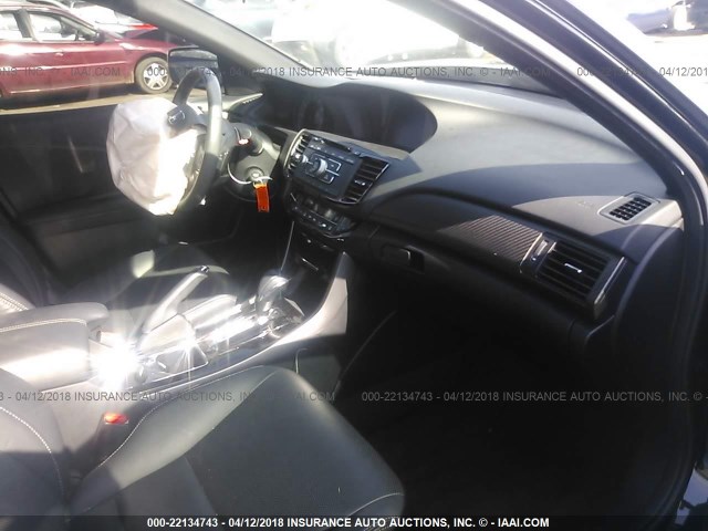 1HGCR2F56HA085662 - 2017 HONDA ACCORD SPORT შავი ფოტო 5