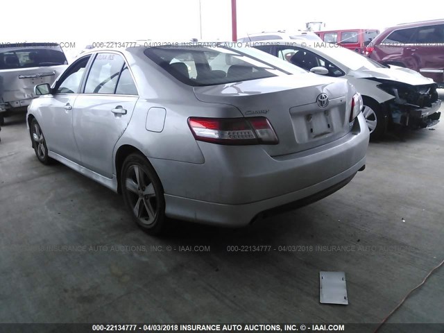 4T1BF3EK3BU230190 - 2011 TOYOTA CAMRY SE/LE/XLE 银色 照片 3
