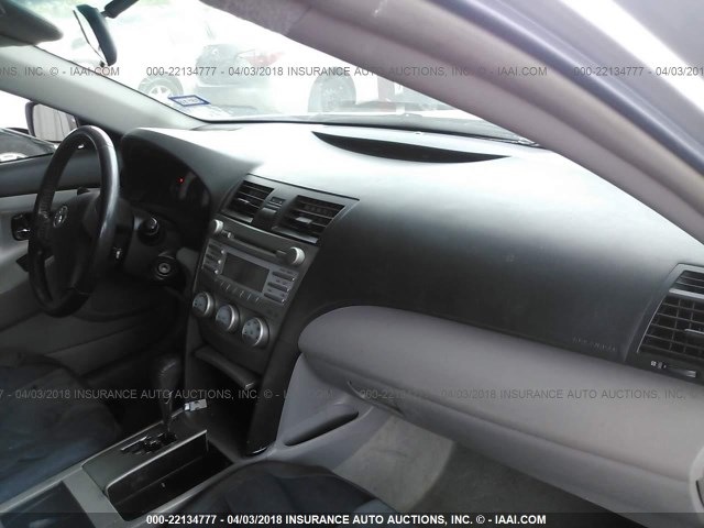4T1BF3EK3BU230190 - 2011 TOYOTA CAMRY SE/LE/XLE 银色 照片 5