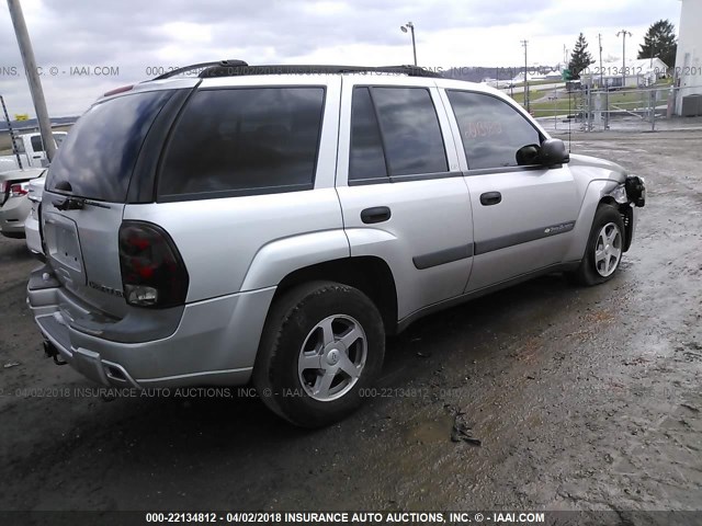 1GNDT13S742127888 - 2004 CHEVROLET TRAILBLAZER LS/LT SILVER photo 4