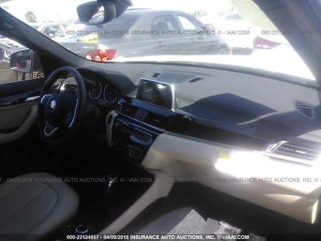 WBXHU7C39J5H40405 - 2018 BMW X1 SDRIVE28I Blanc photo 5