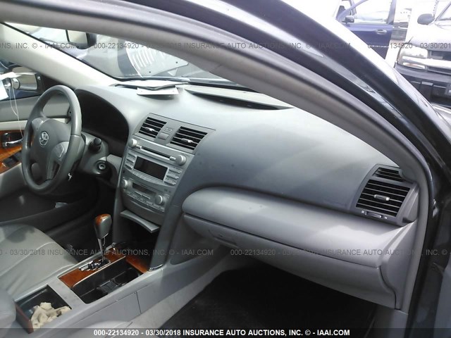 4T1BF3EK7AU047227 - 2010 TOYOTA CAMRY SE/LE/XLE GRAY photo 5