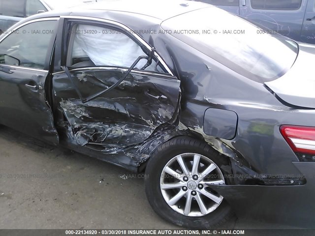 4T1BF3EK7AU047227 - 2010 TOYOTA CAMRY SE/LE/XLE GRAY photo 6