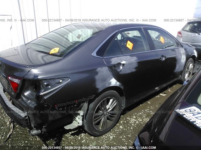 4T1BF1FKXGU573170 - 2016 TOYOTA CAMRY LE/XLE/SE/XSE Gris photo 4