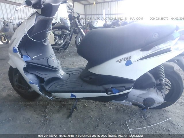 ZAPM798G3E7001210 - 2014 PIAGGIO FLY 150 WHITE photo 9