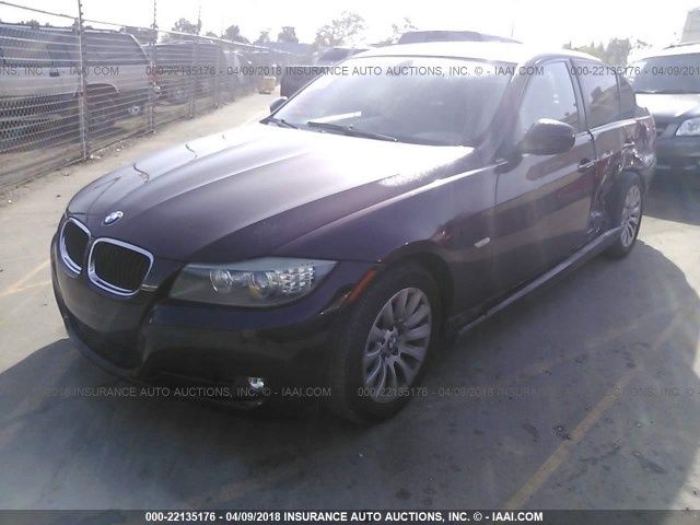 WBAPH57569NM33745 - 2009 BMW 328 I SULEV MAROON photo 2