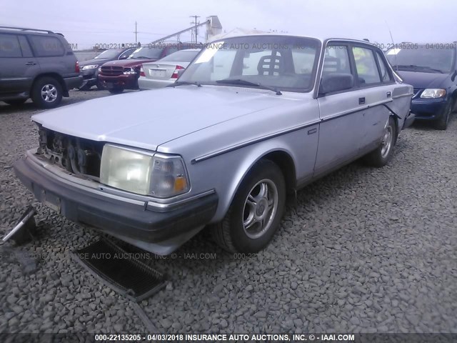 YV1AX8846H1269125 - 1987 VOLVO 244 DL/GL SILVER photo 2