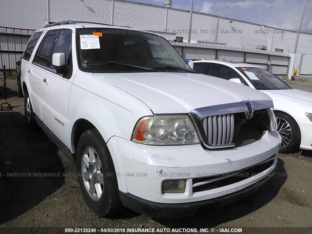 5LMFU27545LJ17588 - 2005 LINCOLN NAVIGATOR 白色 照片 1