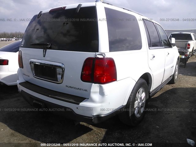 5LMFU27545LJ17588 - 2005 LINCOLN NAVIGATOR 白色 照片 4