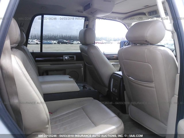 5LMFU27545LJ17588 - 2005 LINCOLN NAVIGATOR 白色 照片 8
