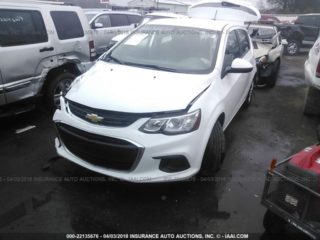 1G1JG6SH4H4167982 - 2017 CHEVROLET SONIC WHITE photo 2