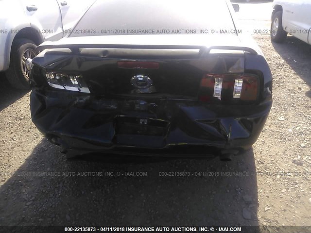 1ZVFT82H665266165 - 2006 FORD MUSTANG GT BLACK photo 6