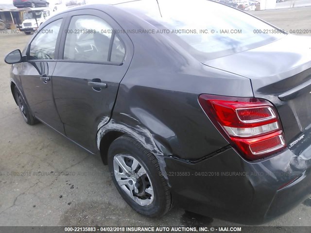 1G1JB5SHXH4122666 - 2017 CHEVROLET SONIC LS 灰色 照片 6