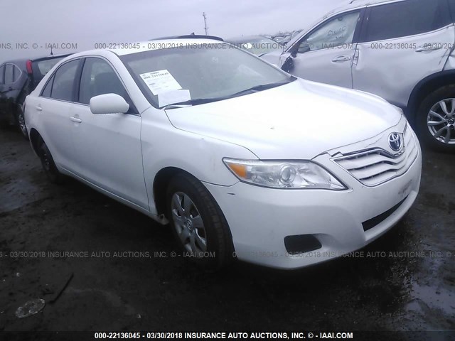 4T1BF3EK3AU564735 - 2010 TOYOTA CAMRY SE/LE/XLE WHITE photo 1