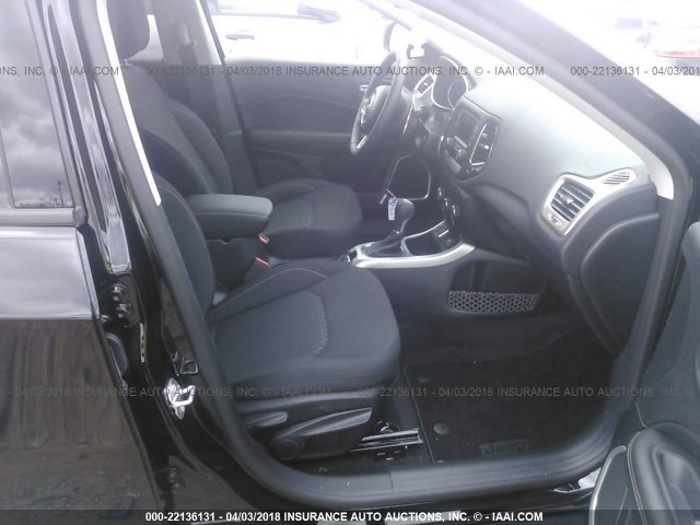 3C4NJCAB6JT211115 - 2018 JEEP COMPASS SPORT BLACK photo 5