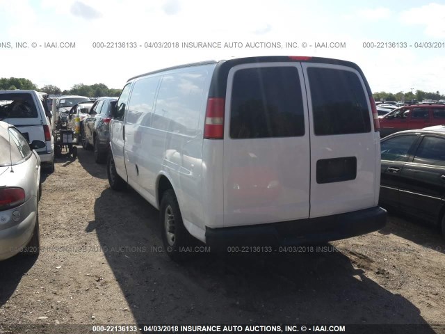 1GCGG25C181191197 - 2008 CHEVROLET EXPRESS G2500  WHITE photo 3