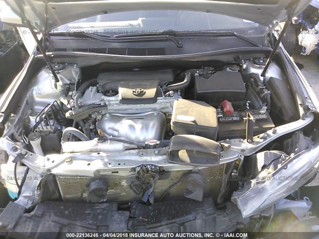 4T1BF1FK0GU204141 - 2016 TOYOTA CAMRY LE/XLE/SE/XSE SILVER photo 10