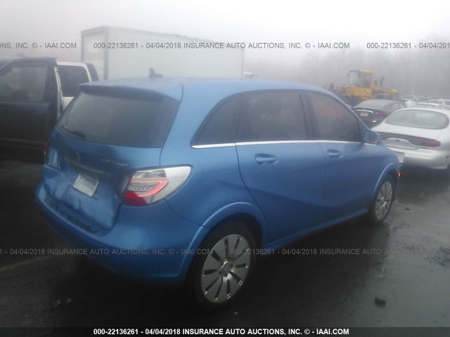 WDDVP9AB9EJ002052 - 2014 MERCEDES-BENZ B ELECTRIC BLUE photo 4