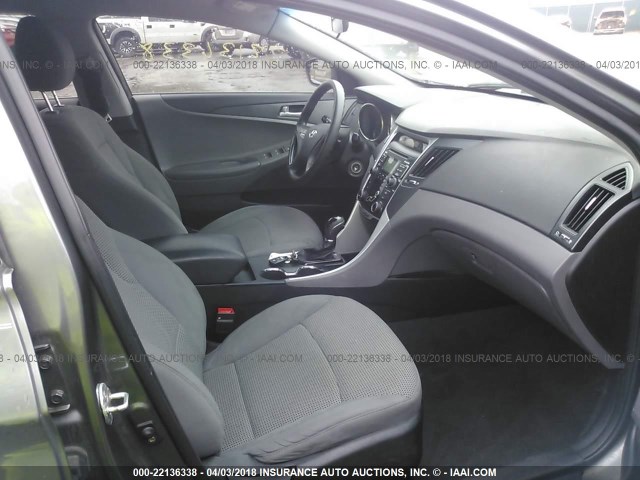 5NPEB4AC4BH131969 - 2011 HYUNDAI SONATA GLS GRAY photo 5