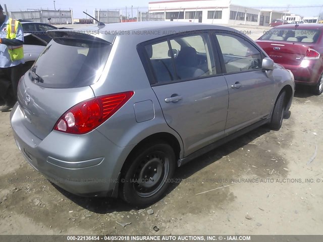 3N1BC13E19L469596 - 2009 NISSAN VERSA S/SL GRAY photo 4